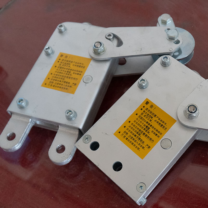 서스펜션 플랫폼 기울기 방지 안전 잠금 장치